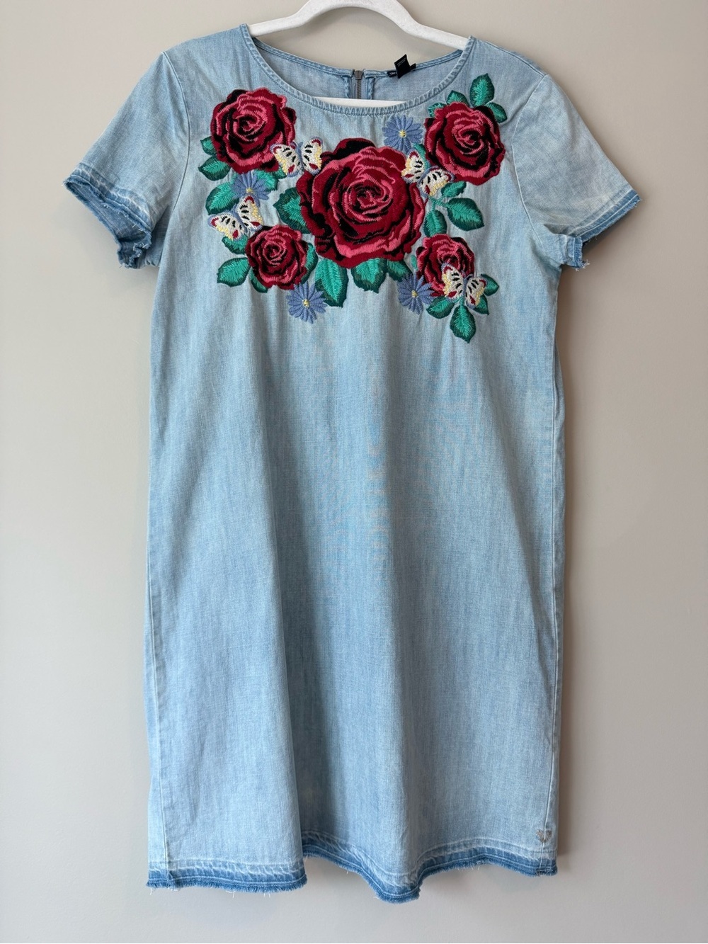 VGUC True Religion Chambray Rose Embroidered T-Shirt Dress Sz M